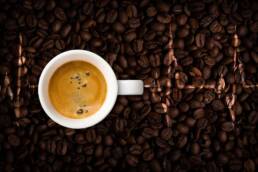 In caso di ipertensione o alterazioni del battito cardiaco, il caffè potrebbe peggiorarne la sintomatologia