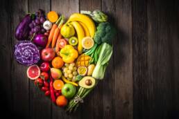 Per assicurarsi un buon apporto di fibre e vitamine è meglio consumare frutta e verdura