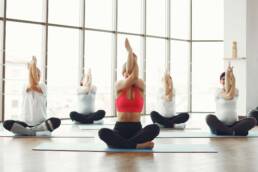 Si consiglia l'attività fisica come lo Yoga