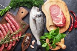 Si consiglia il consumo di carne e pesce per la cena
