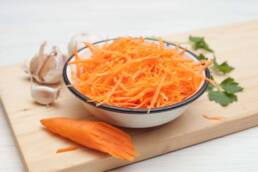 Grattugiare le carote