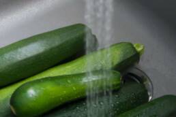 Lavare le zucchine