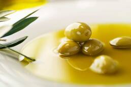 Le olive taggiasche sono ricche di acidi grassi monoinsaturi