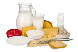 Si consiglia di ridurre il consumo di latte, latticini e formaggi per ridurre le infiammazioni dell'organismo