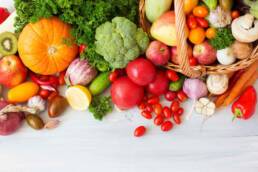 Bisognerebbe prediligere alimenti come frutta e verdura