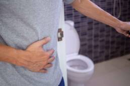 La stipsi è un problema comune che si verifica quando l'intestino si muove troppo lentamente